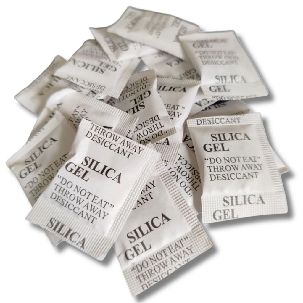 Kit 50 Até 500 Sachê Anti-Mofo e Anti Umidade - Sachê Sílica Gel 1g Desumidificador - Escolher 50, 100 ou 500 unidades em Oferta na Shopee