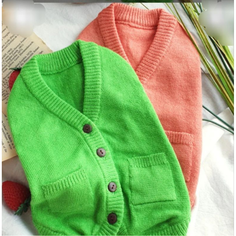 Roupa, suéter, pullover pet em lã para cães e gatos.