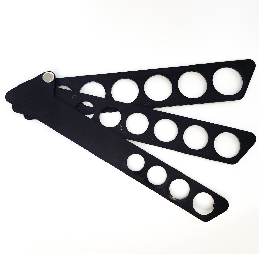 Régua Medidora de Anel Plástica Tamanhos 2 ao 32 – Aneleira Dobrável Medidor em Oferta na Shopee