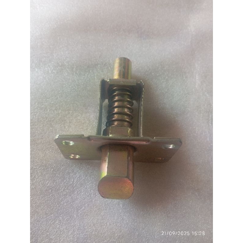 FECHO TAMPA TRASEIRA SAVEIRO 82/97 ORIGINAL VW