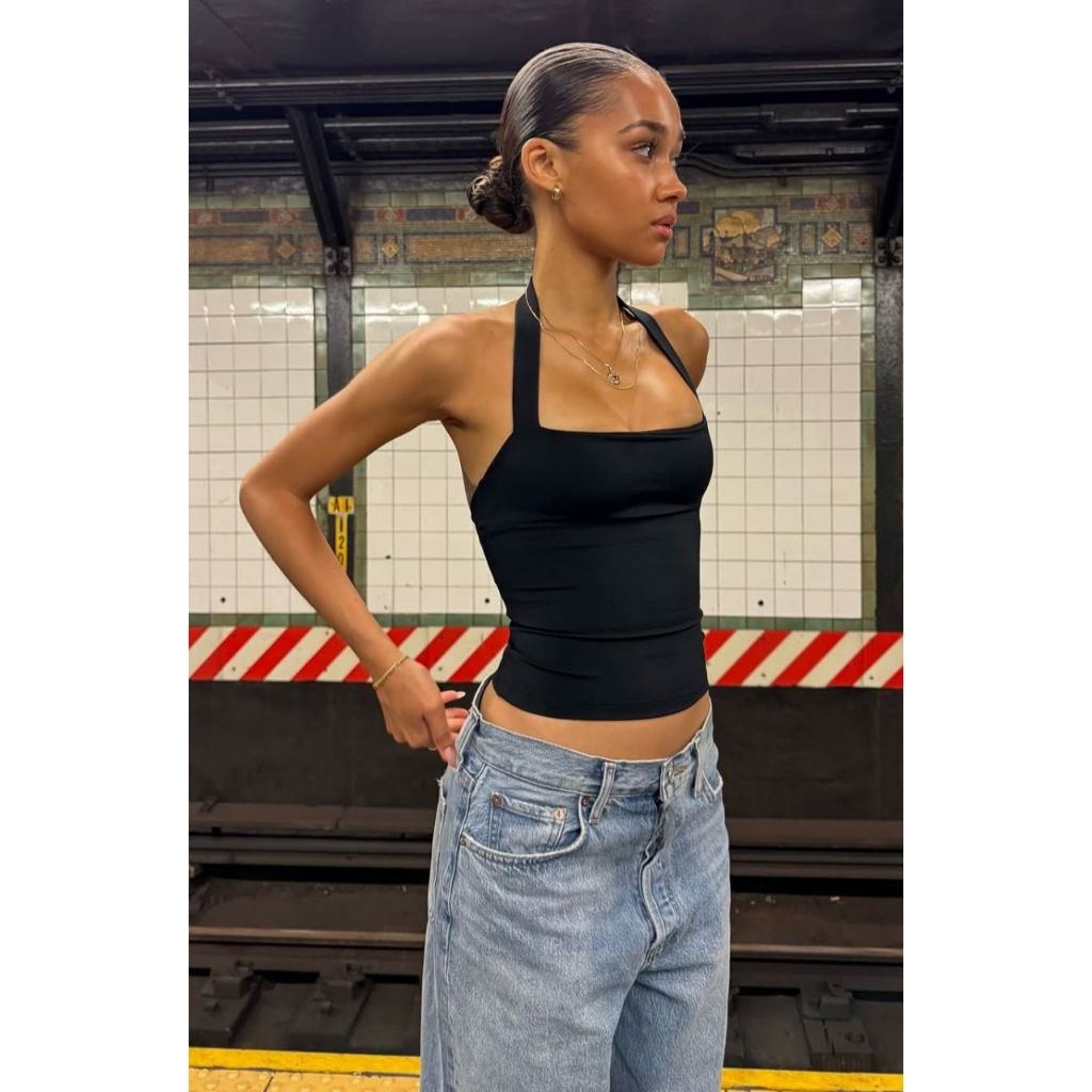 Top cropped halter levemente franzido na lateral com amarração frente dupla - Elegância e conforto em Oferta na Shopee