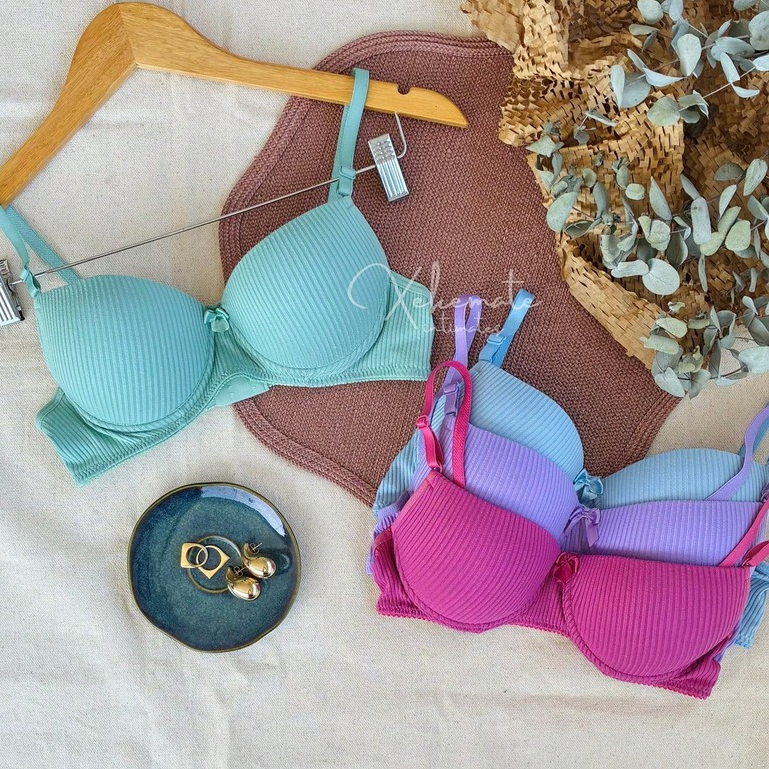 Kit 3 Sutia com Bojo Canelado Liso Soutien Básico Dia a Dia Sutian Confortável Moda Feminina