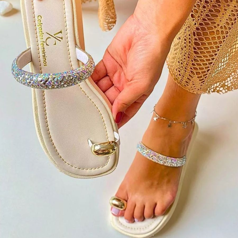 Melhor Rasteira Feminina Glamour Strass e Anel Metálico Atemporal — R$ 49,95 em Shopee, 50% OFF