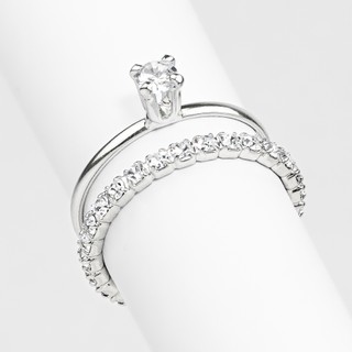 Kit com Dois Anéis Anel Solitário + Anel Aparador de Aliança Cravejado com Strass Banhado a Prata