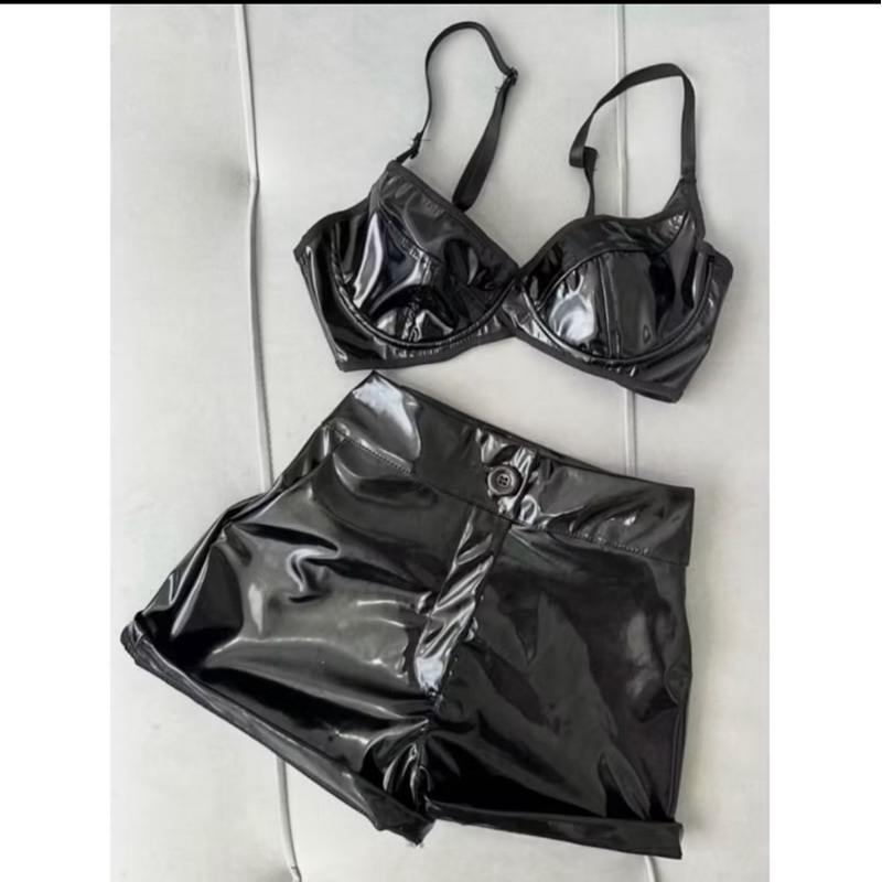 Conjunto Top e Short de Vinil Cropped Vinil Look Balada Festa Tendência