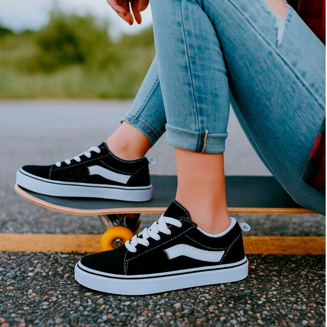 Tênis Skatista Streetweare Unissex Confortável 34 ao 43 Cinza, Rosa, Branco, Preto, Preto e Branco em Oferta na Shopee