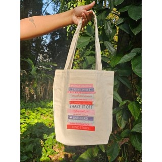 Bolsa Taylor Swift clube do livro ecobag 100% algodão com bolsos e nécessaire