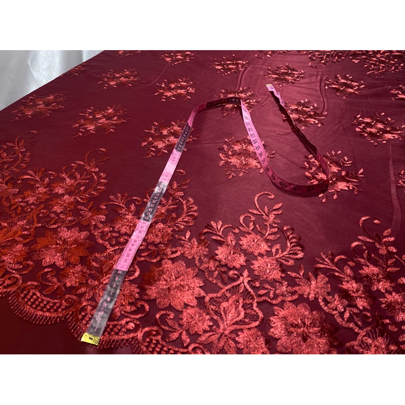 Renda lover chiler barrado com medalhões Marsala 2X1,35/2METROS LINEARES