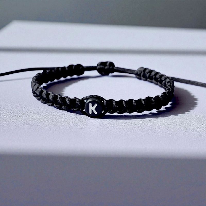 Pulseira LETRA PRETA macramê regulável adulto ou infantil em Oferta na Shopee