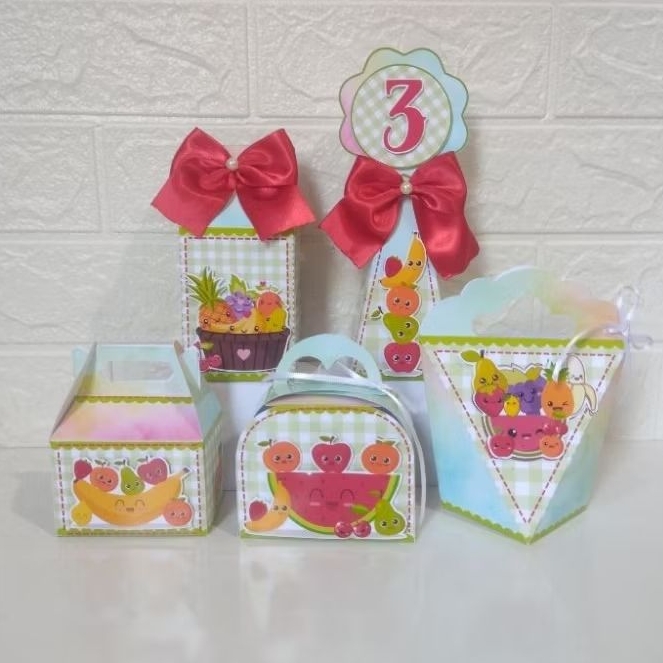 kit clássico de caixinhas personalizada para lembrancinhas de festa de aniversário, tema Frutinhas leia a descrição.