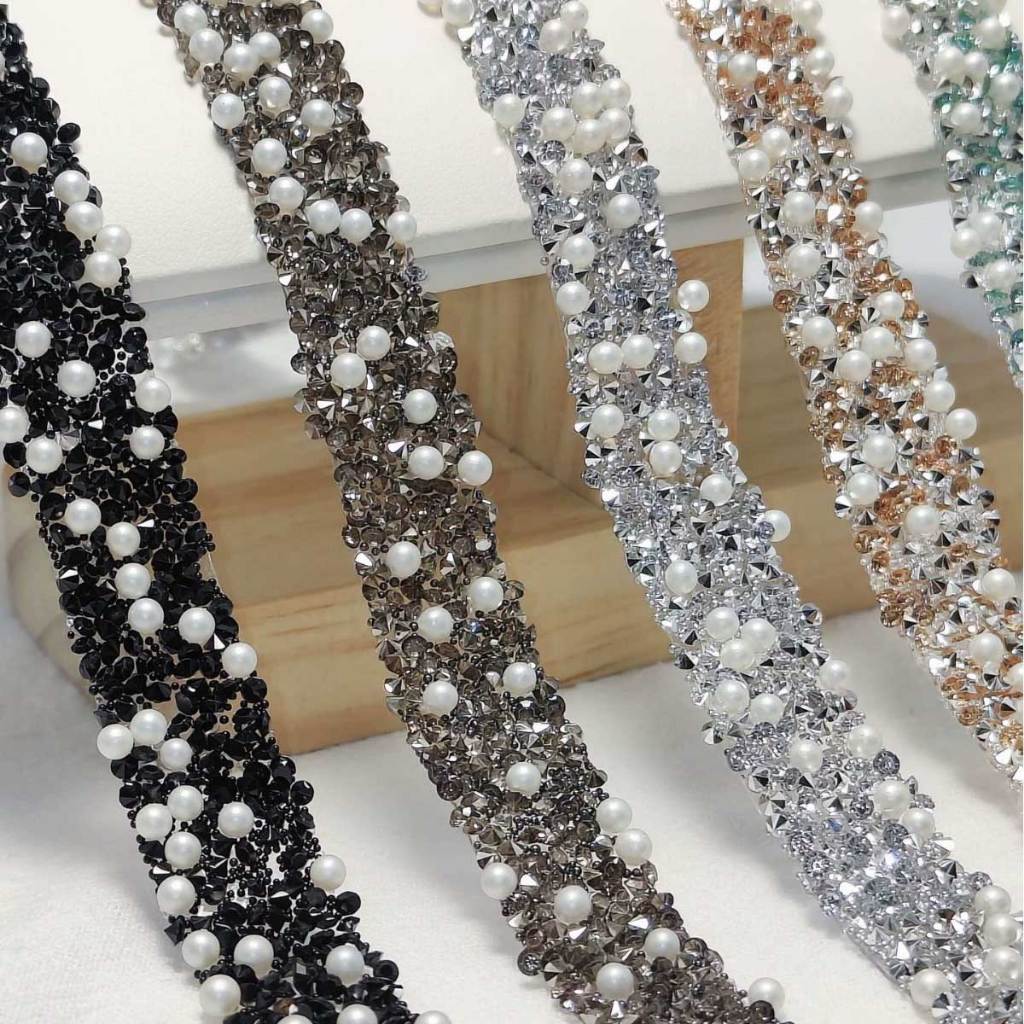 Tira de Strass com Pérolas Base Silicone Termocolante Fita de Cristal Micro Manta para Artesanato