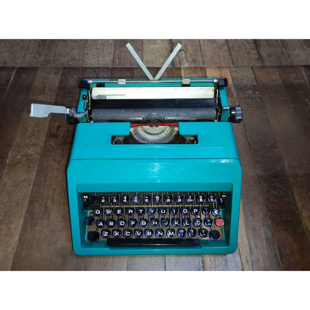 Maquina de escrever Olivetti Studio 45