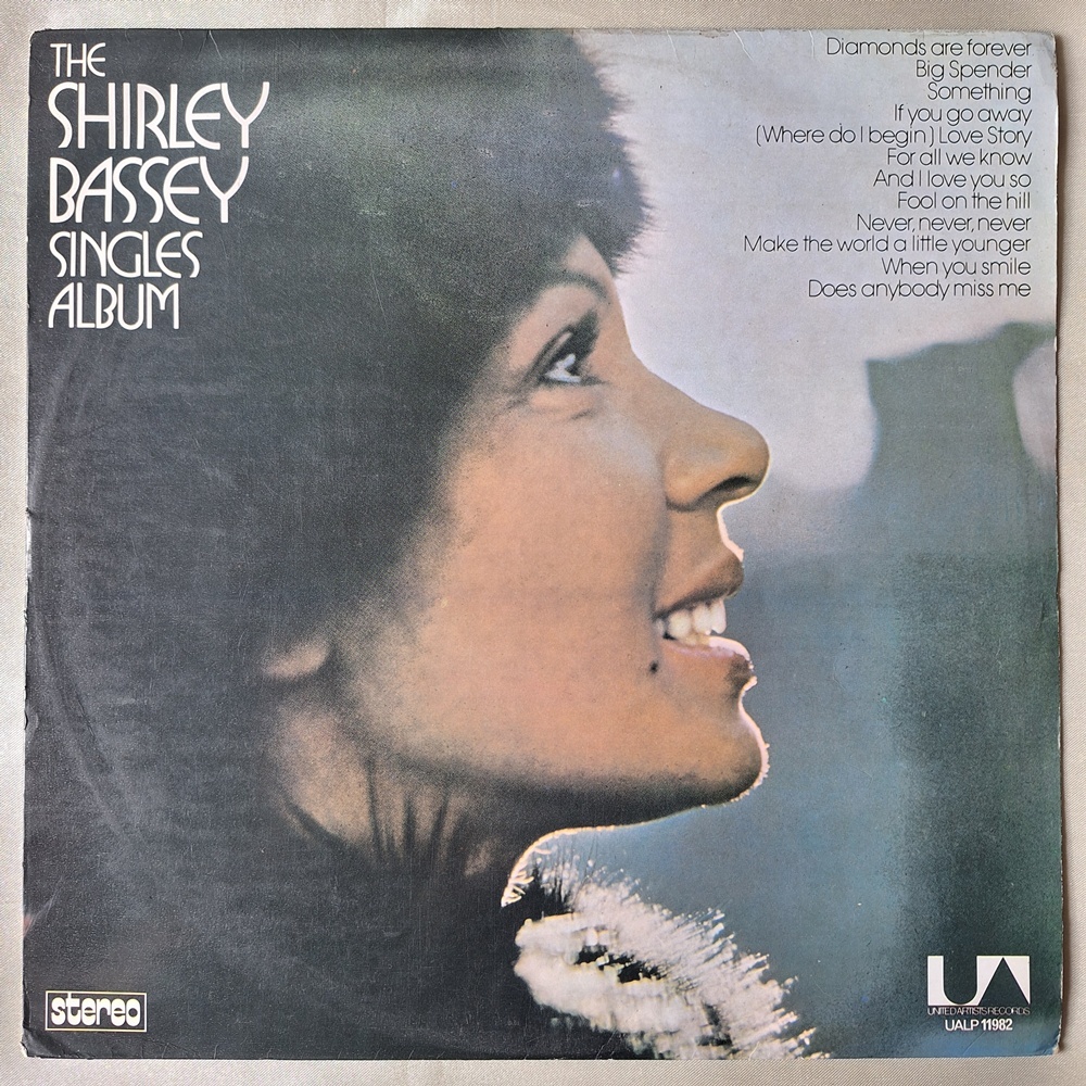 DISCO DE VINIL LP - SHIRLEY BASSEY – THE SHIRLEY BASSEY SINGLES ALBUM (1975)