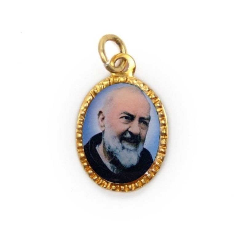 Medalha São Padre Pio de Pietrelcina Alumínio Oval Dourada- 2X1,3cm