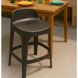 Banqueta Plástica Vila Real com Encosto – Preto em Oferta na Shopee