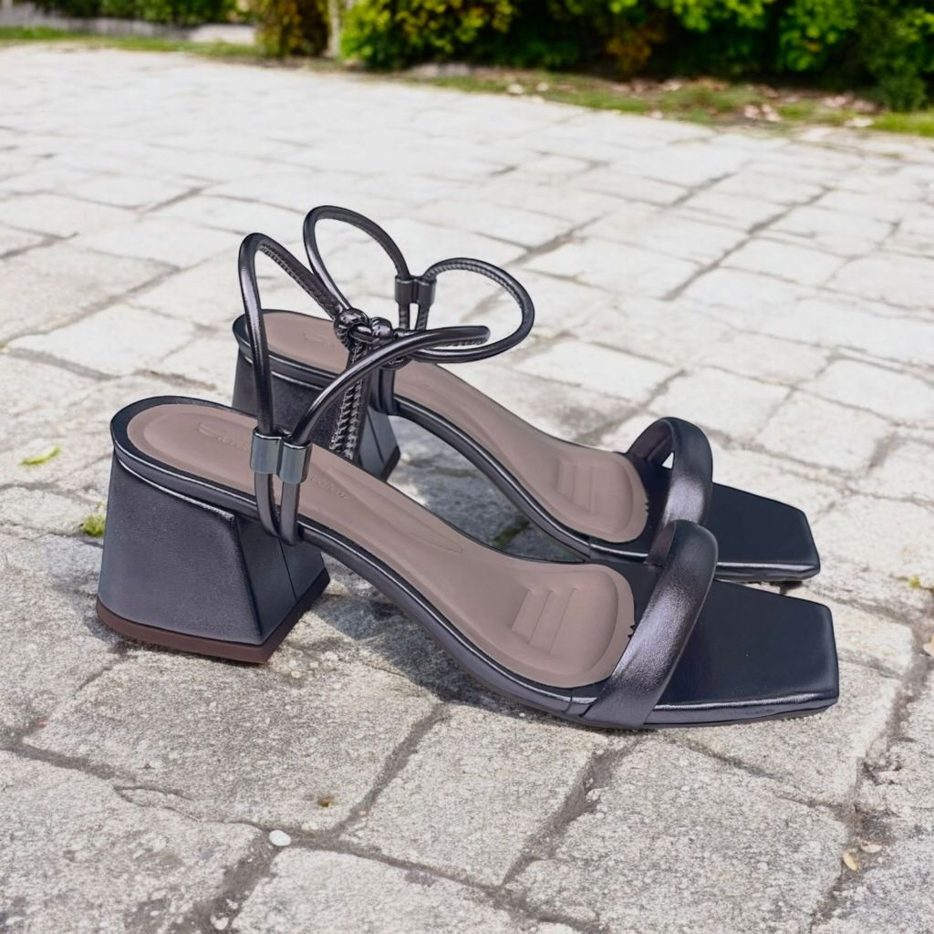 Sandália Feminina Bronze Chumbo com Salto Geométrico Elegância Moderna e Conforto Extremo