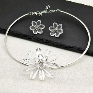 Colar e Brincos Femininos – Conjunto Elegante com Pingente Flor Brilhante Ouro e Prata em Oferta na Shopee