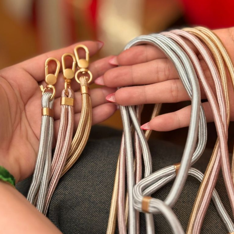 Cordão Ajustável Universal para Celular – Alça de Pescoço e Pulso, Antifurto