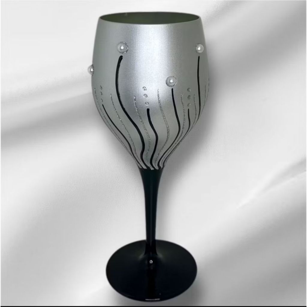 Taça decorada para Pomba Gira / Ciganas - Pérolas