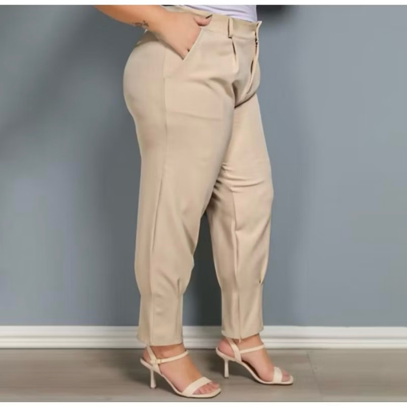 Calça Cenoura Plus size Alfaiataria Feminina Cintura Alta Barra plissada