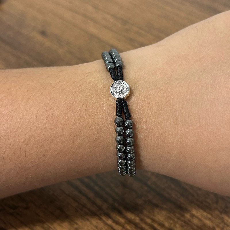 Terço de Pulso Hematita São Bento Mini terço pulseira Religioso Cristao Catolico Presente Oraçao