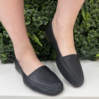 Mocassim Feminino Couro Legítimo Preto – Elegância e Conforto Atemporal