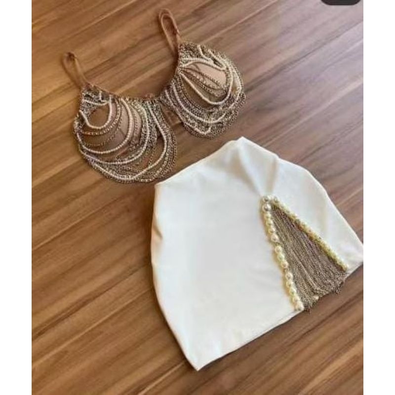 Top Cropeed Bordado com pedrarias e franjas de Strass Top sutiã e Saia c fenda Lateral c detalhes em pedraria e franjas