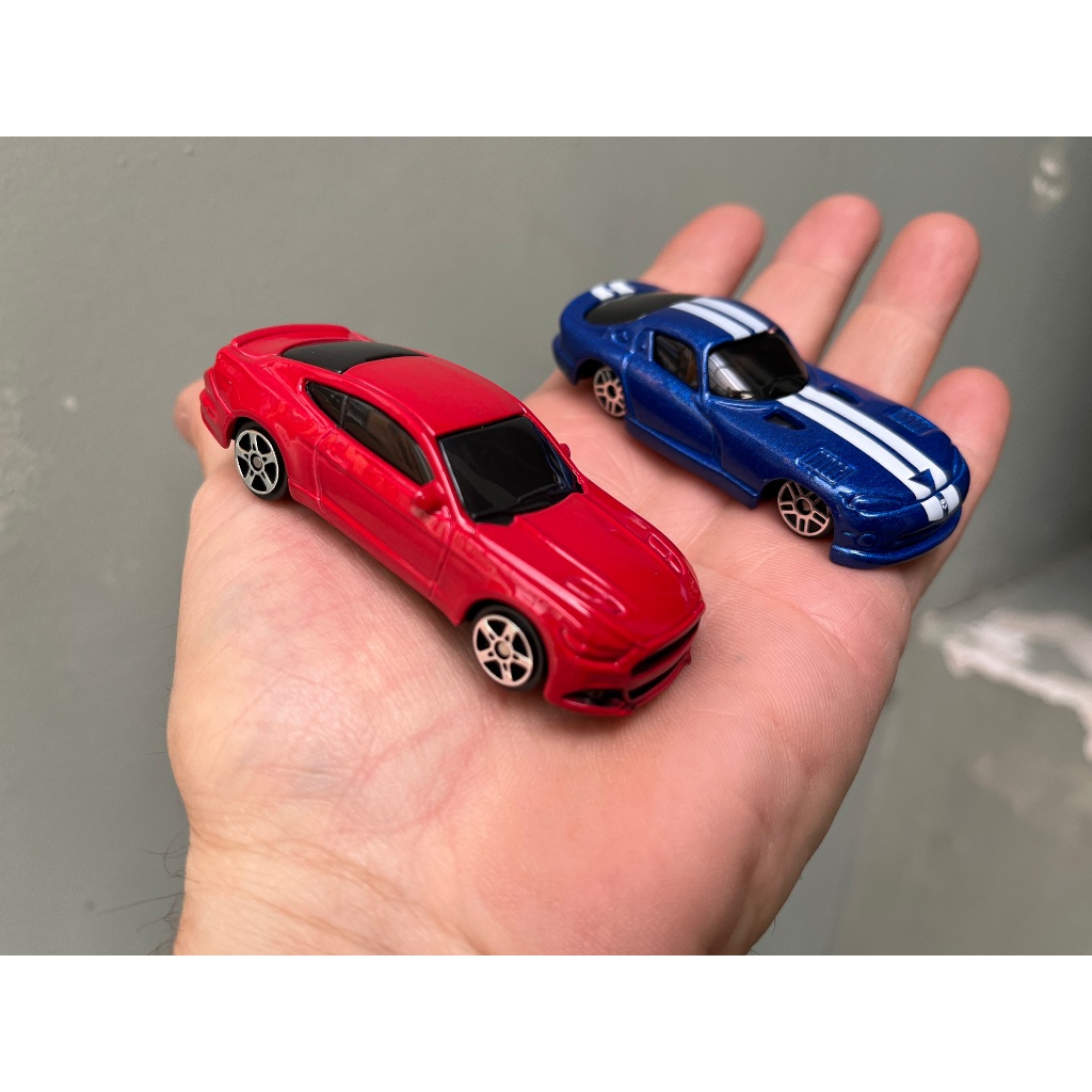 carros muscle cars USA Dodge Viper e Ford Mustang vermelho miniatura de metal da maisto 1/64