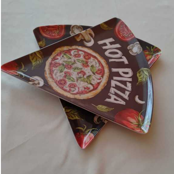 Kit 06 Prato Para Pizza Triangular Formato De Pizza Com Frase Hot Pizza 22x22 Em Melamina Cor Preta