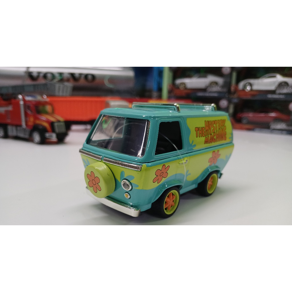 MINIATURA VAN MISTERIO SCOOBY DOO ESCALA 1/32 A FRICÇÃO FABRICANTE JADA