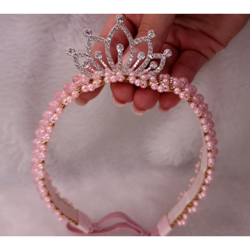 Tiara Bebê Luxo – Pérolas + Manta e Coroa em Strass Regulável Festa Infantil