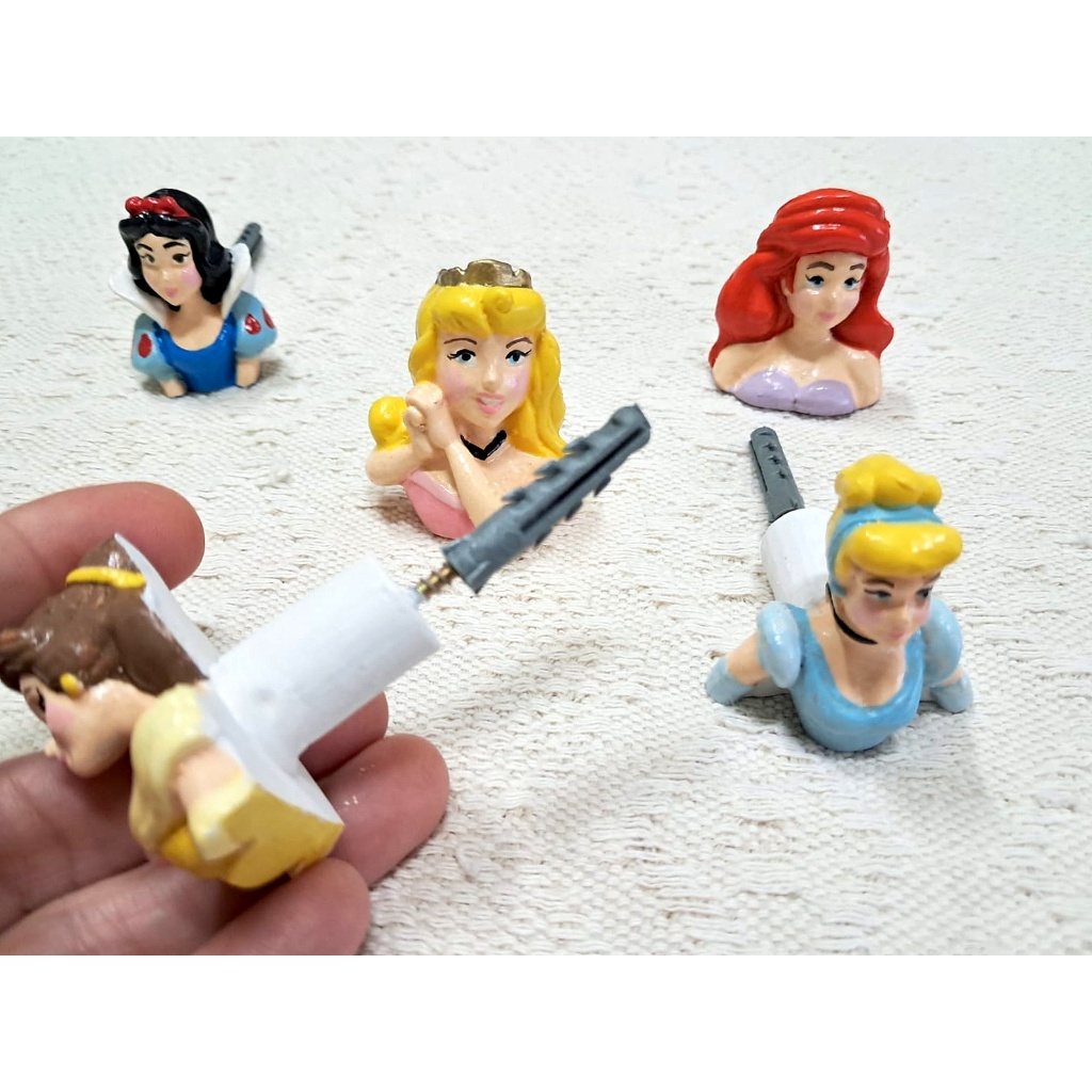 cabideiro / gancho de parede infantil princesas: Bela, Aurora, Jasmine, Cinderela, Branca de neve, Ariel