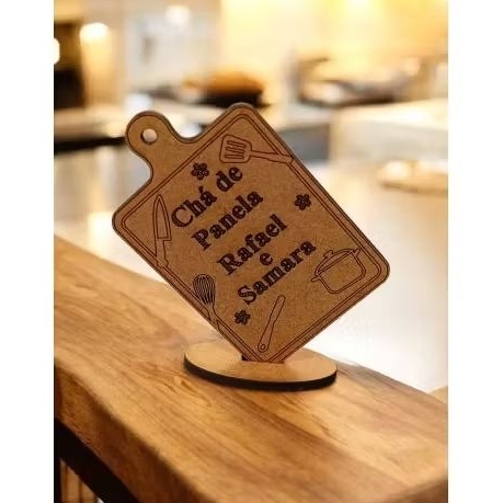 Lembrancinha MDF Personalizada para Chá de Panela  – Com Suporte de Mesa (Mod.01) em Oferta na Shopee