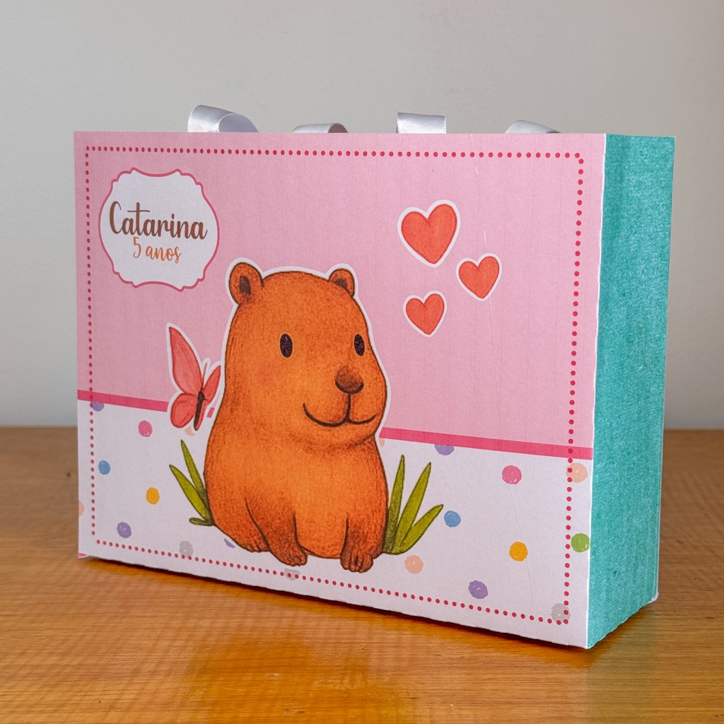 Sacolinha Personalizada Capivara menina/ PEGUE E MONTE Lembrancinhas / Sacolinha surpresa