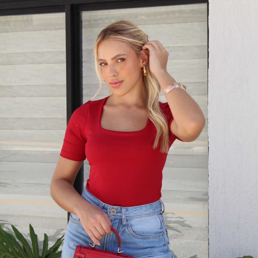 Blusinha Feminina moda Blogueira decote quadrado Básica Tendencia blusa Moda Casual Versátil