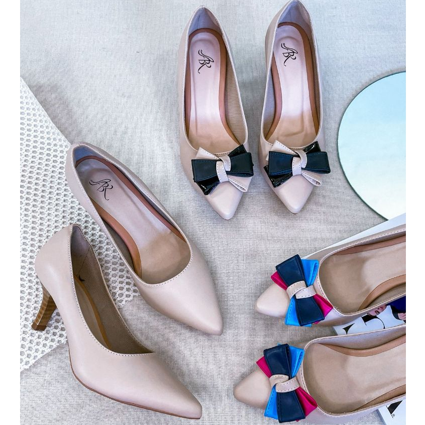 Scarpin Feminino salto médio Amêndoa