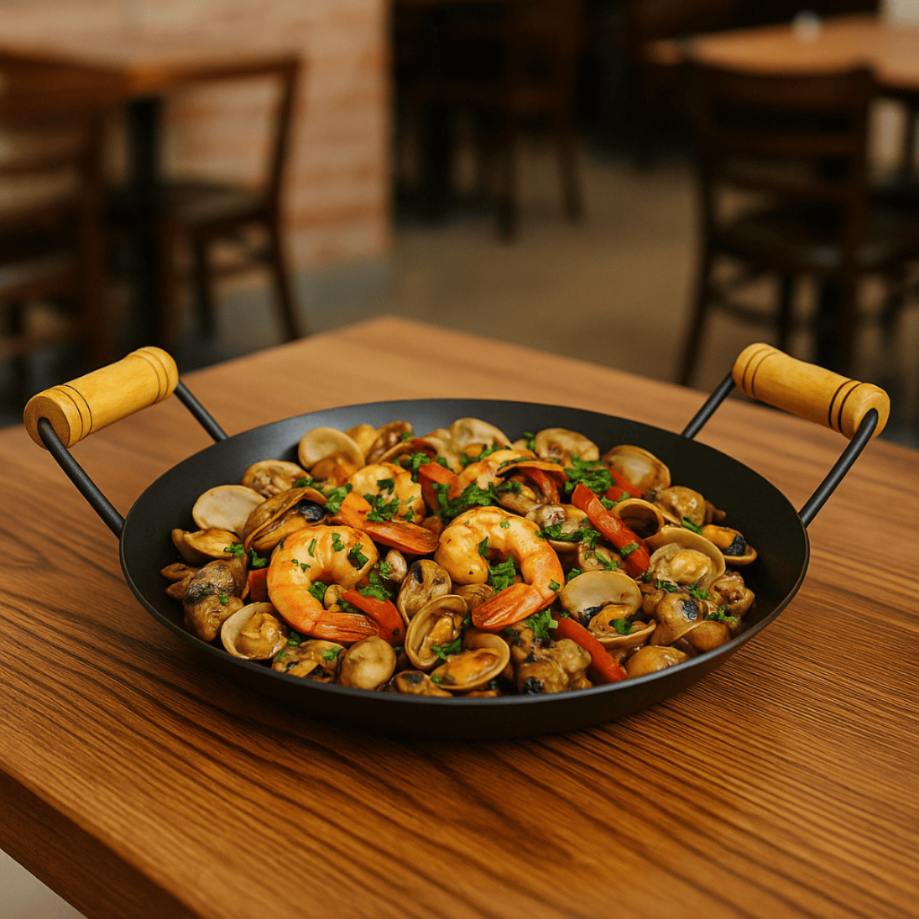 Tacho Disco Campeiro De Arado 27cm Para Comida Mineira Baião Aço Carbono com Alças de Madeira