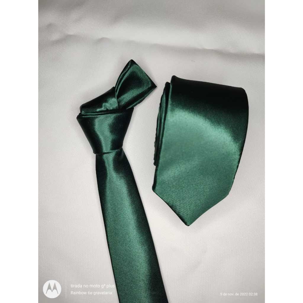 Gravata  masculina Verde Esmeralda com brilho 11,90 acima de 4 unidades -Verificar na página da loja em Oferta na Shopee