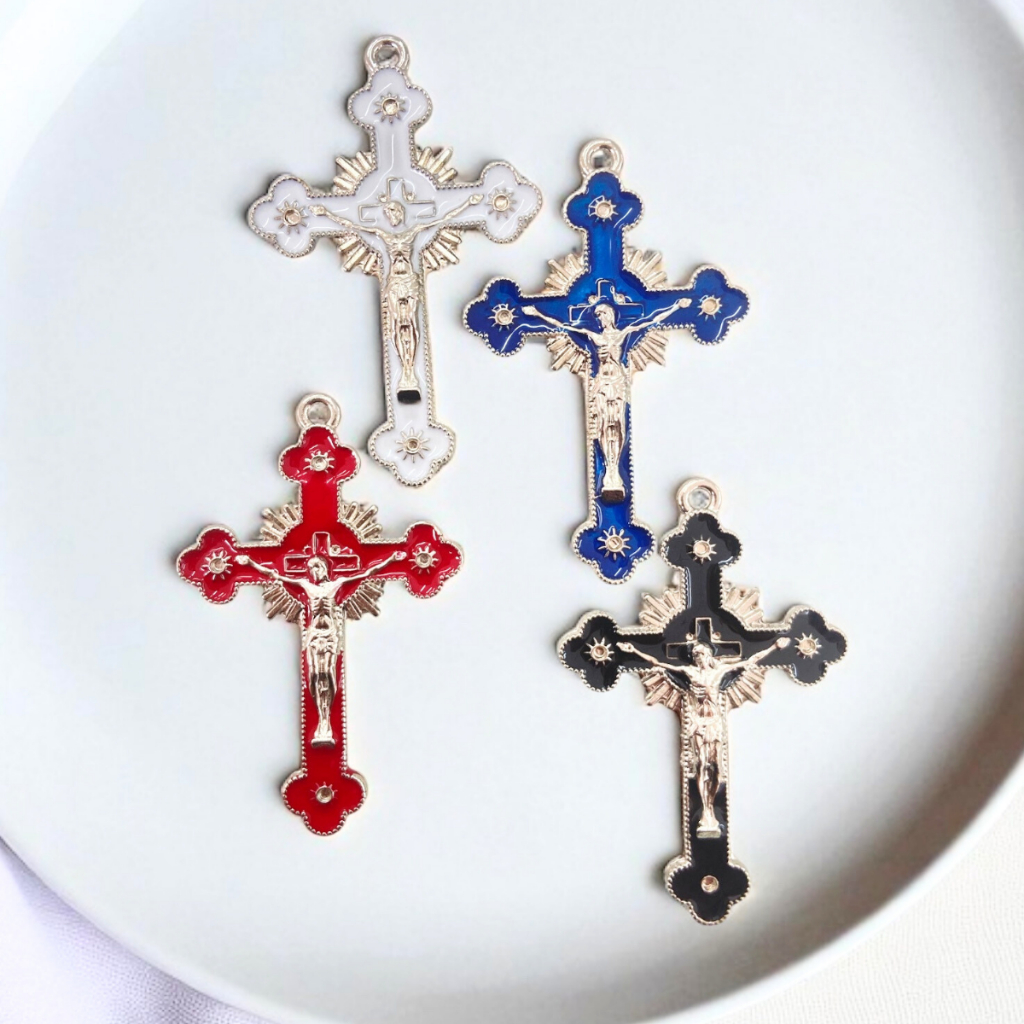 KIT 5 Pingente Crucifixo Cruz de Jesus Para Fazer Terço Níquel Banho Envernizado Resinado Religioso