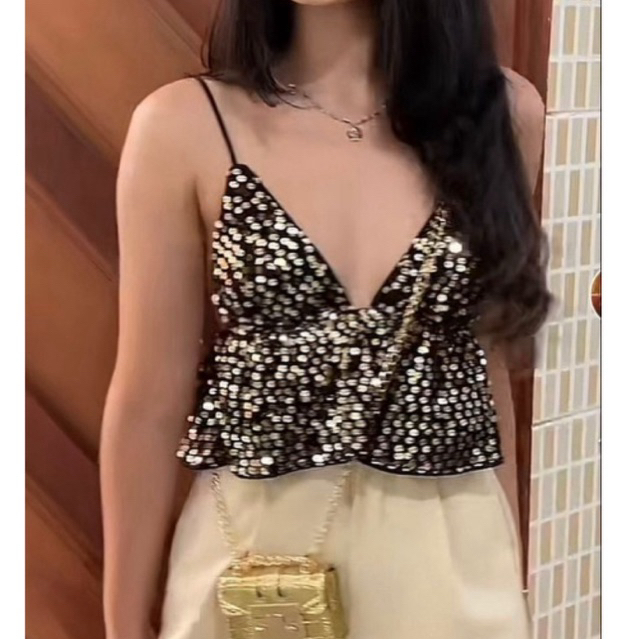 Top cropped paetê dourado brilhente em Oferta na Shopee
