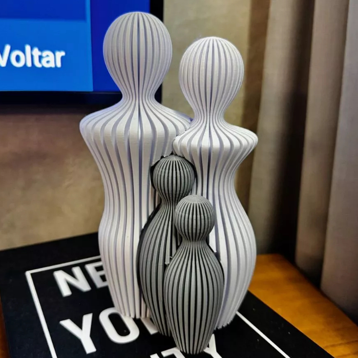 Escultura Casal com Filhos - Decoração Moderna para sua Casa - Tamanho 18 cm - Impressão 3D