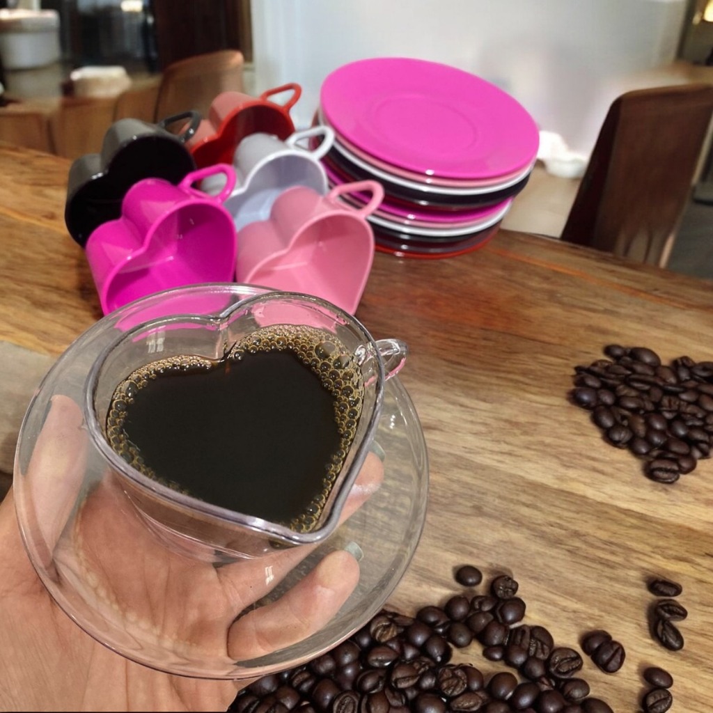 Cantinho do Café - 50 Xícaras Coração em Acrilico + 50 Pires Redondo chá mesa posta