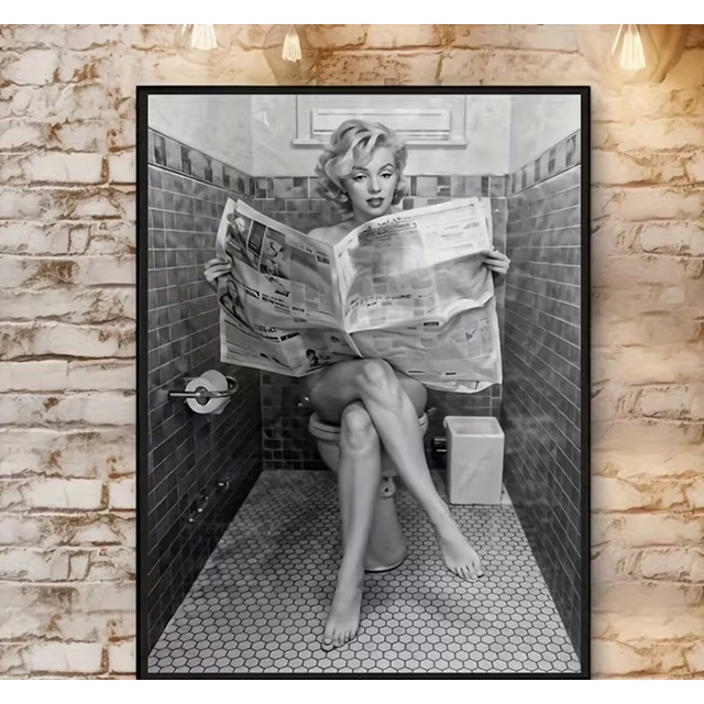 Quadro decorativo 1 peça 40x60 preto e branco mulher elegante jornal banheiro humor decoração para casa sala quarto em Oferta na Shopee