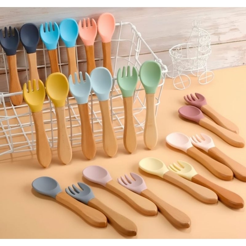 Kit Garfo e Colher Infantil  silicone  Cabo Bambu Bebê