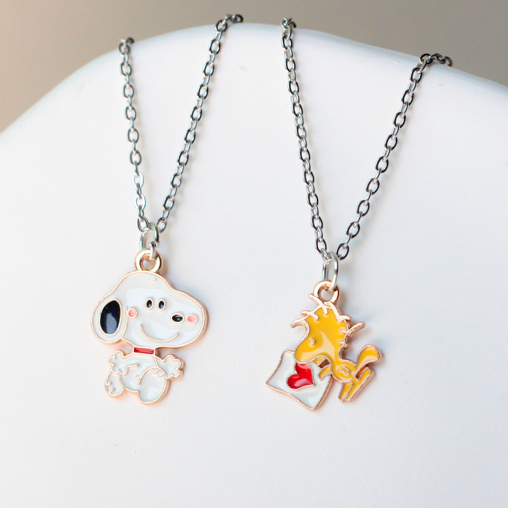 Conjunto Colares Snoopy & Woodstock Presente Dia dos Namorados em Oferta na Shopee