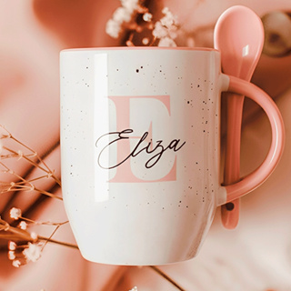 Caneca de Porcelana Personalizada com Colher - Inicial e Nome Escrito - Xícara para Chá/Café - Presente Lindo Exclusivo em Oferta na Shopee