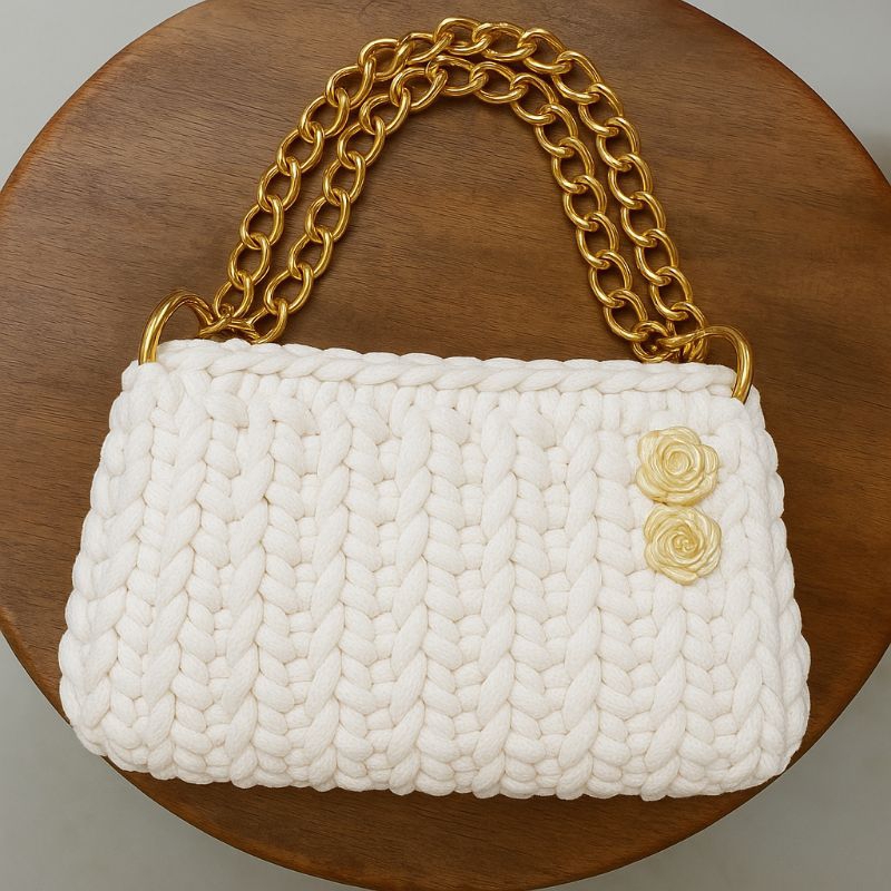 Bolsa de croche de fios de malha. Feitas a mão e super elegante
