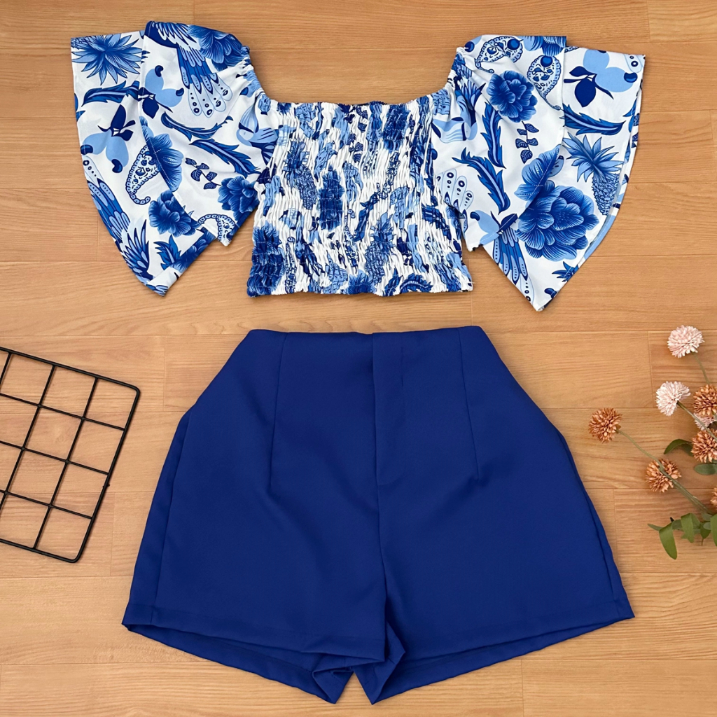 Conjunto feminino de duas peças com top curto estampado floral e shorts Cor sólida , roupa casual sexy para festa com te