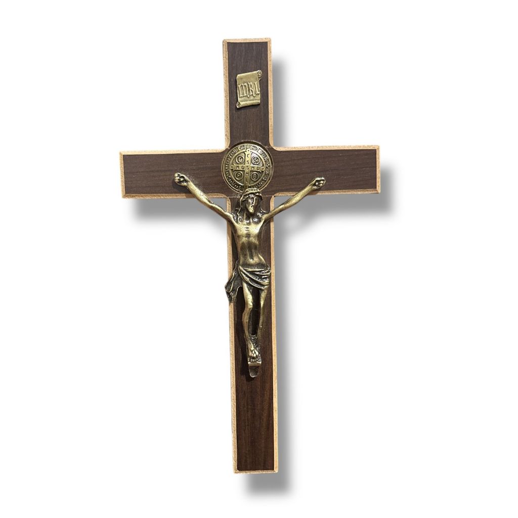 Crucifixo De Madeira Parede Metal Medalha São Bento 23cm em Oferta na Shopee