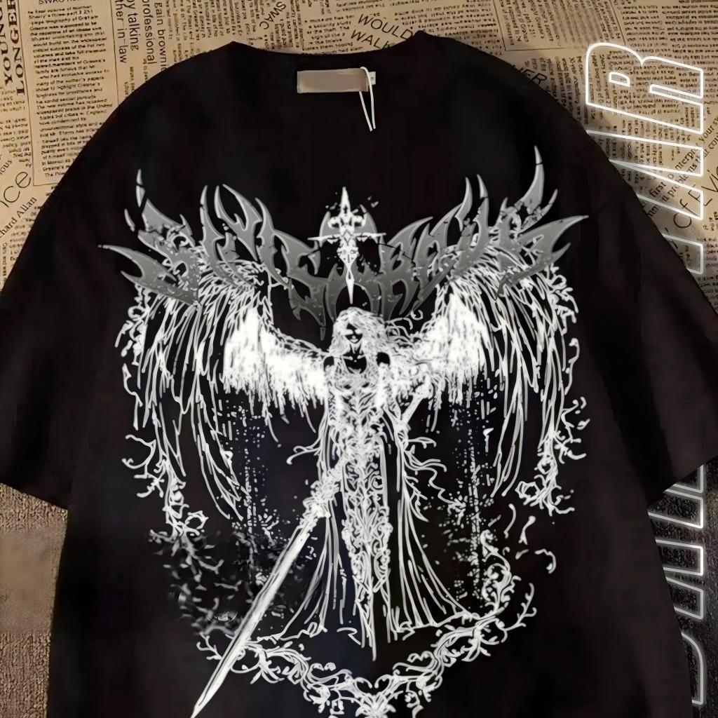 Camiseta Preta Oversized de Algodão Unisex, Estampa de Anjo de Metal Gótico, Moda Urbana Alternativa e Dark em Oferta na Shopee